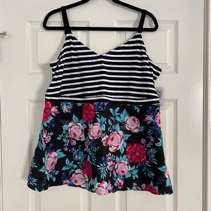 BNWT Torrid top stripes and floral Supersoft knit top 2X